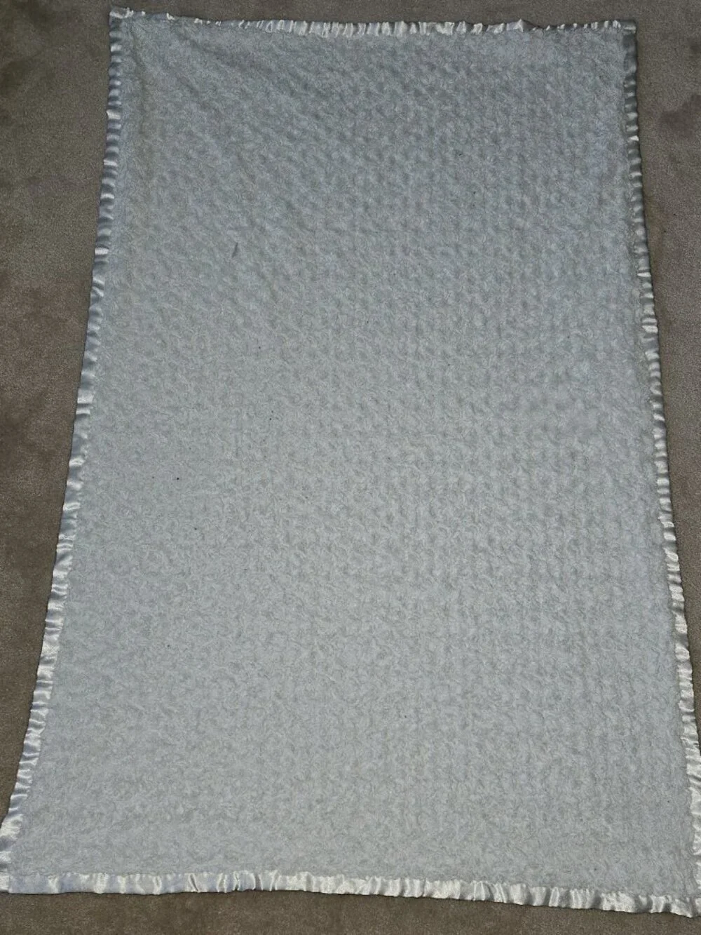 White Rosette Plush Blanket Soft Fleece Satin Trim 34x52